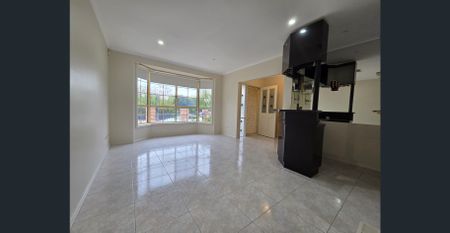 Spacious, Neat & Tidy - Photo 2