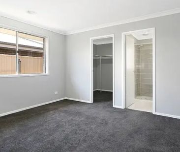 Beautifully Family Home in a Quiet Thurgoona Court - Photo 5