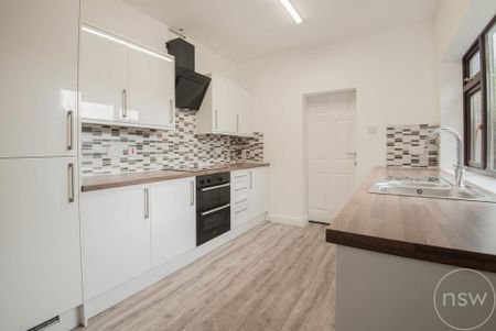 6 bedroom end of terrace house to rent - Photo 2