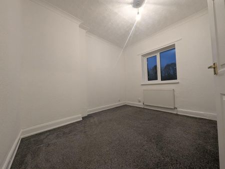 2 bedroom end of terrace house to rent - Photo 3