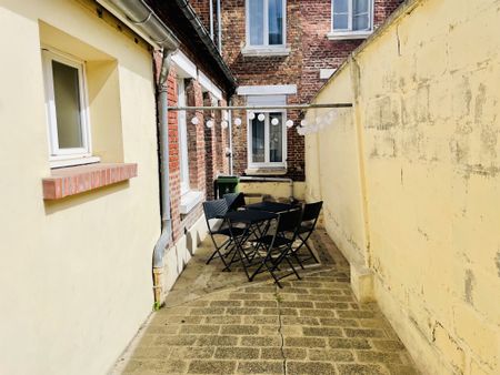 PROCHE COLISEUM - CHAMBRE ÉTUDIANTE - MODERNE ET MEUBLÉ - TERRASSE - Photo 3