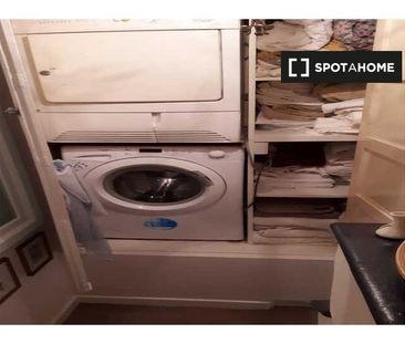 Room for rent in 2-bedroom house in Dublin - Photo 5