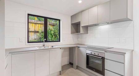 Fully Renovated Home - Photo 4