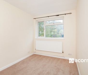 Flat to rent - Auckland Road, London, SE19 - Photo 3