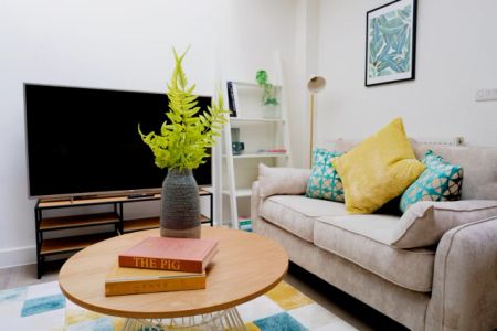 3 Bedroom House - Photo 2