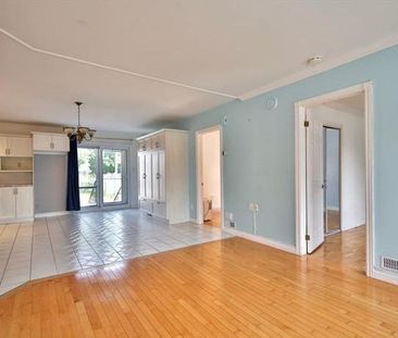 Grand 5 1/2, très propre disponible immédiatement - Photo 2