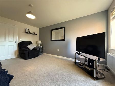 3 bedroom semi-detached house to rent - Photo 3