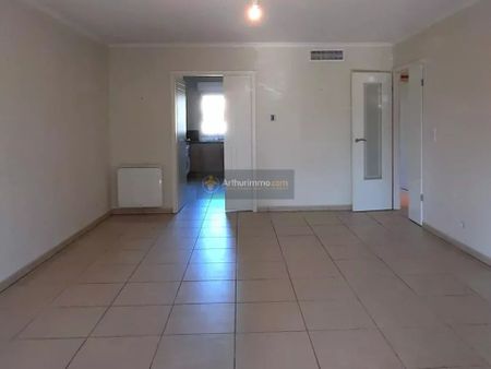 Location Appartement 3 pièces 71 m2 à Saint-Aygulf - Photo 2