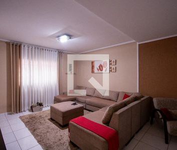 Casa para alugar com 134m², 4 quartos e 2 vagas - Foto 2
