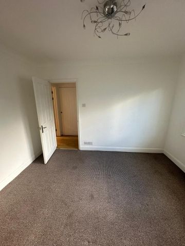 4 bedroom terraced house to rent - Photo 2