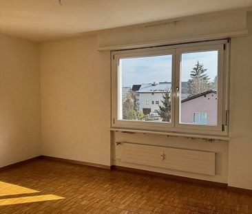 Helle und grosszügige 2-Zimmerwohnung im Grünen zu vermieten - Foto 1