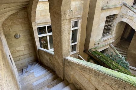 Bel appartement T2 meublé entièrement rénové 52 m2-BORDEAU - Photo 2