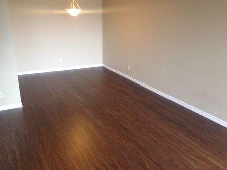 17 Eldon Hall Place - Unit 605 - 2 bed, 1 bath - Photo 2