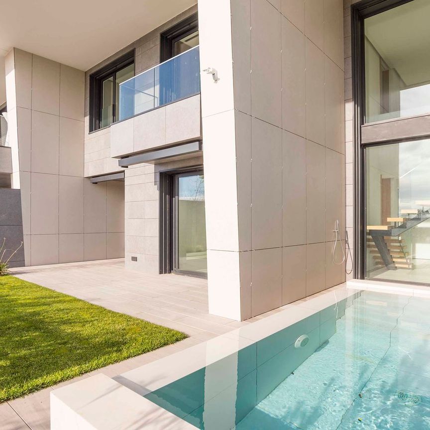 Alquiler de piso en Avenida de Luis García Cereceda - Photo 1