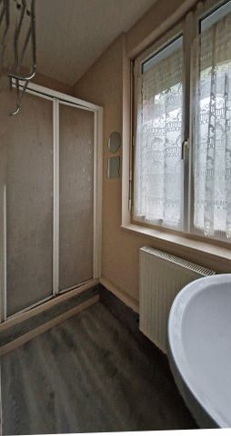 Location Appartement 2 pièces 53m² BARENTIN 76360 - Photo 4