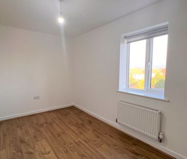 Let – Maplebeck Drive, Southport – Two Bedroom Coach House - Photo 3