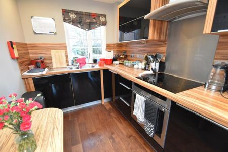 2 bedroom apartment to rent - Photo 4