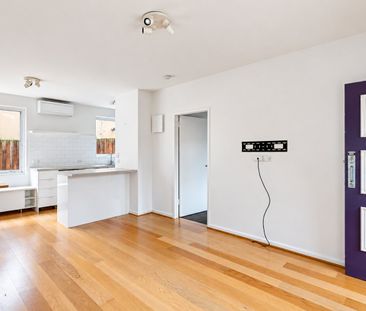Sunlit Style, Undercover Parking & Walkable Hawthorn Living - Photo 5