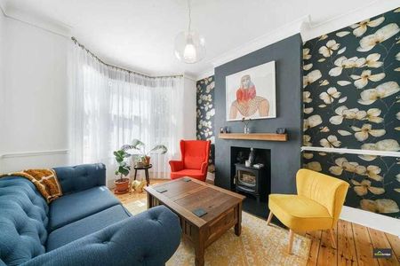 Clacton Road, East Ham, E6 - Photo 5