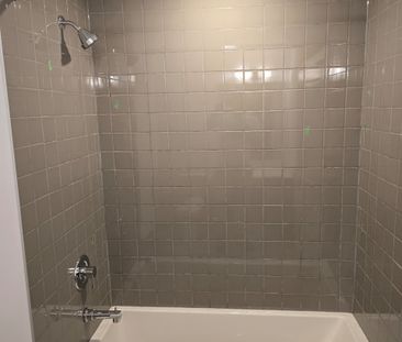 For Lease - 3240 William Colston Avenue Unit# 1107, Oakville, Ontario - Photo 4