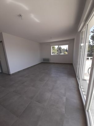 Location Appartement 3 pièces 59m² NIMES 30000 - Photo 1