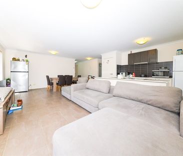 This spacious and luxury 4 bedroom house in quiet and convenient location! - Photo 4