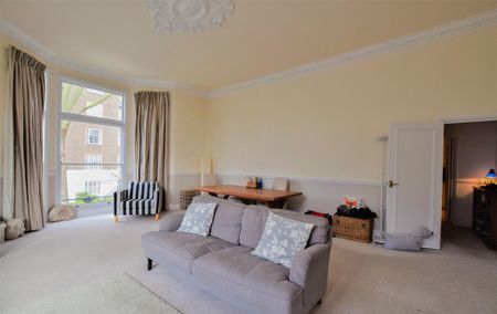 3 bedroom apartment to rent - Photo 4