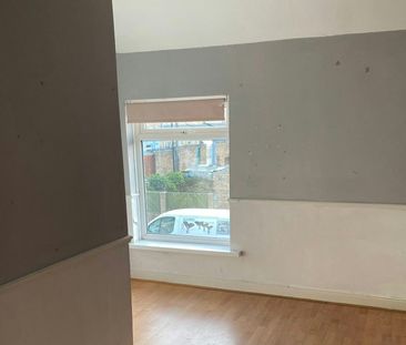 Terraced House to rent on - Photo 4