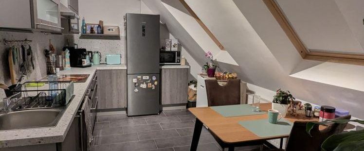 Wohnen im DG / Bad mit Eckwanne + Dusche / Carport u.v.m. - Photo 1