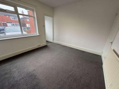 Grove Crescent, Grimsby, DN32 - Photo 5