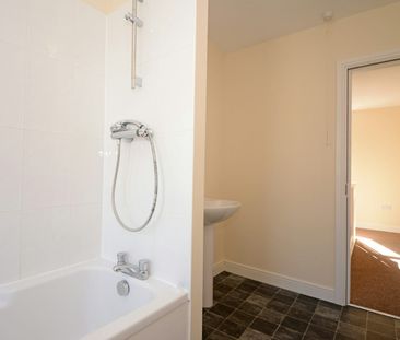 Flat to rent on - Photo 5