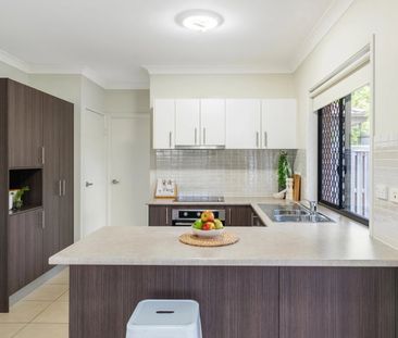 Spacious & Low-Maintenance Townhouse in the Heart of Murrumba Downs - Photo 3