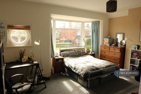 5 bedroom semi-detached house to rent - Photo 3