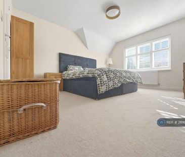 4 bedroom detached house to rent - Photo 5