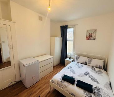 Room in a Shared House, Mossford Street, E3 - Photo 6