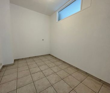 NINOVE - Gerenoveerd appartement vlakbij het centrum. - Photo 6