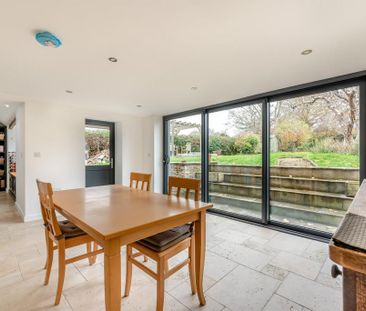 4 bedroom detached house to rent - Photo 2