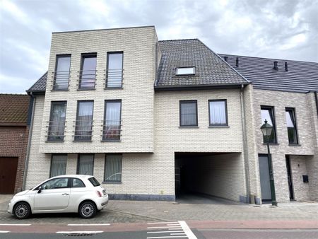 Gelijkvloers appartement met garage en autostaanplaats - Photo 2