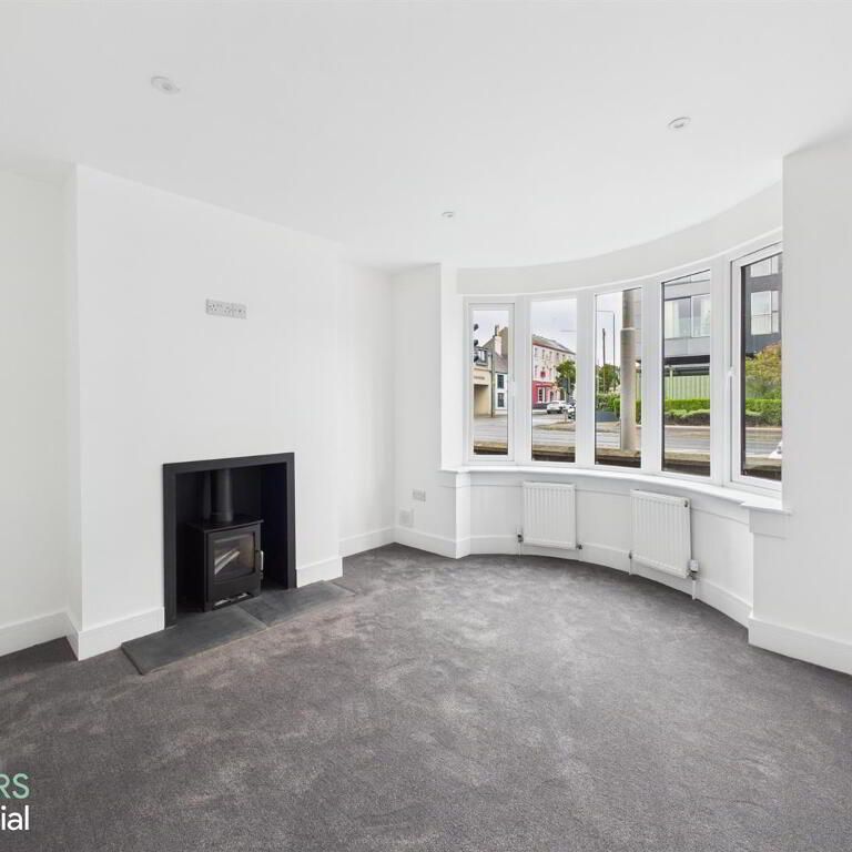 3 Marine Parade, Holywood, BT18 9HY - Photo 1