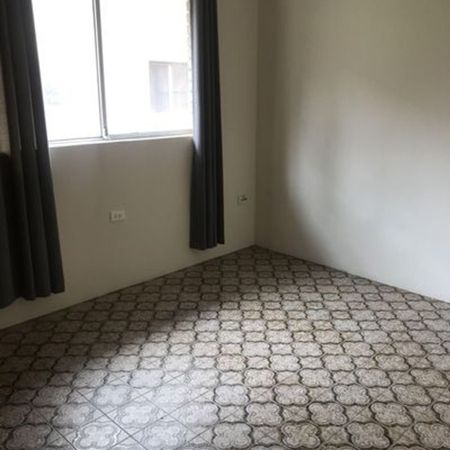 Convenient 2 Bedroom Unit in Liverpool CBD - Photo 4