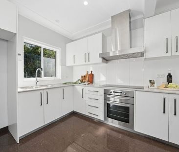 Well-Presented Unit in Convenient Location - Photo 6