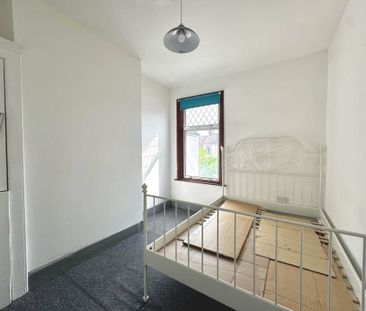 Guide Price £2,400 pcm - Available Now - Part Furnished - Photo 4