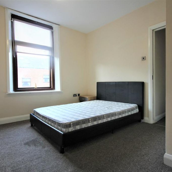 4 bedroom terraced house to rent - Photo 1