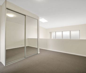 Split Level Loft Style One Bedroom Apartment - Photo 2