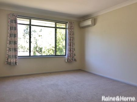 Spacious Family Home - Photo 3