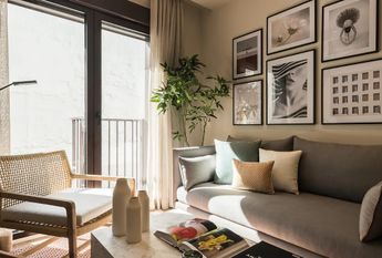 Calle de la Farmacia, Madrid, Community of Madrid 28004