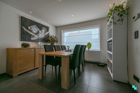 Recent gerenoveerde gezinswoning te Sint-Eloois-Winkel - Photo 5