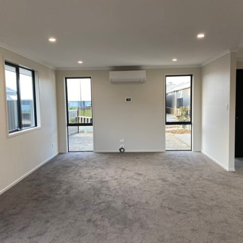 Opulent Omokoroa - Photo 1