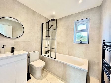 Old Road, Harlow CM17, Property for rent - Photo 2