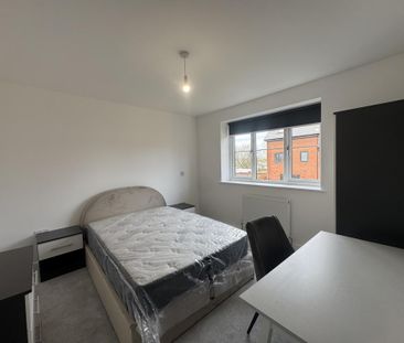 1 bedroom in a flat share to rent - Photo 1